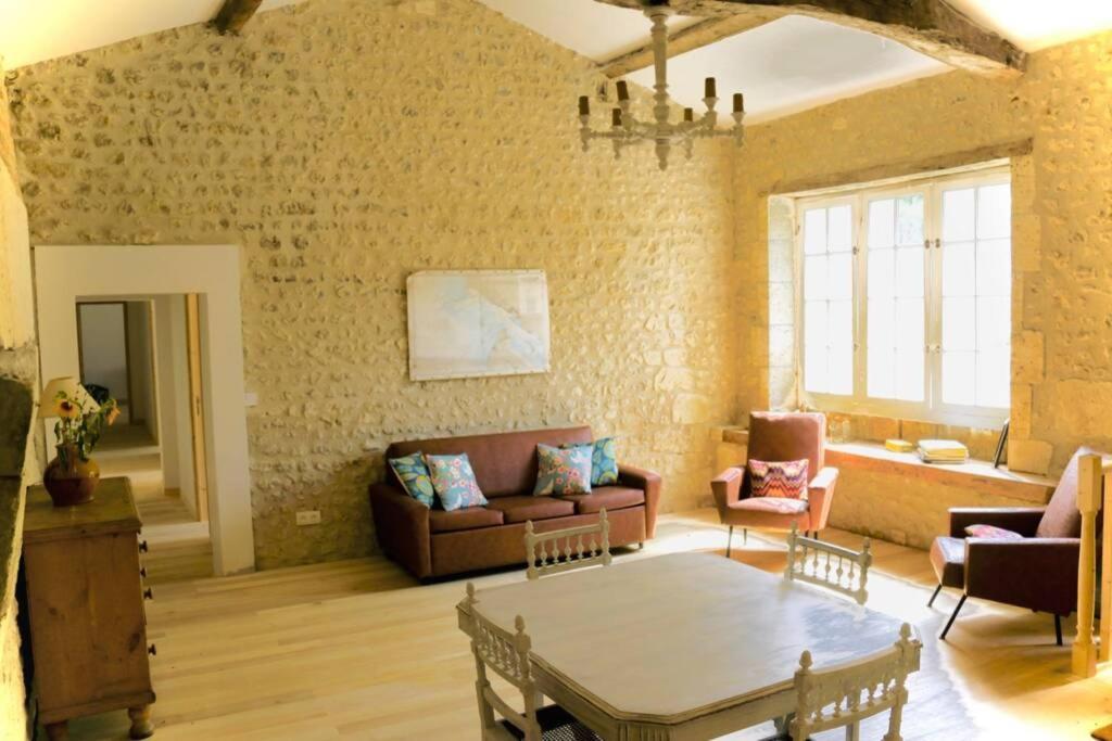 As Seen On A New Life In The Sun - Beautiful 3 Bedroom Cottage With Shared Pool Montboyer Exterior foto